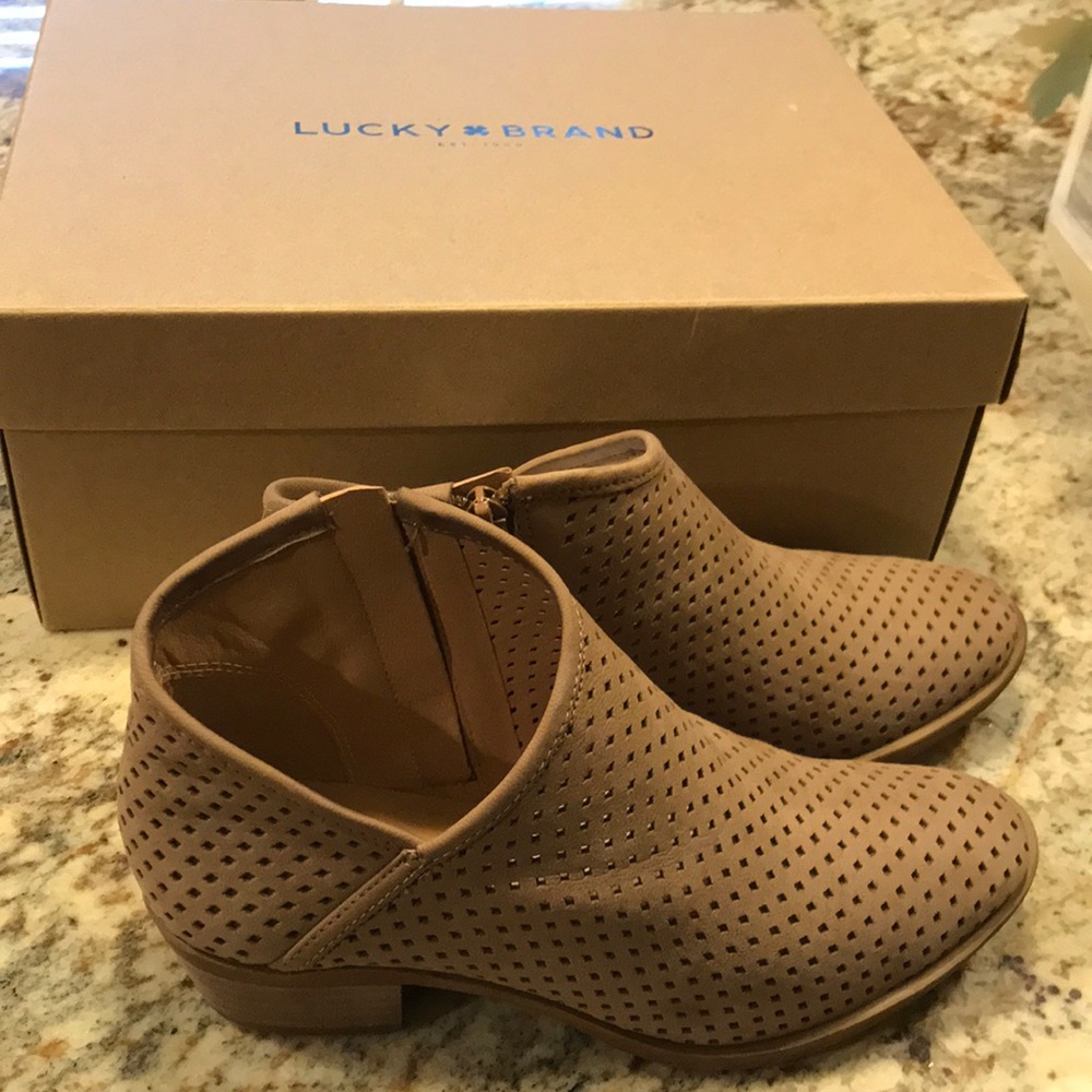 Lucky Brand Breeza Bottie